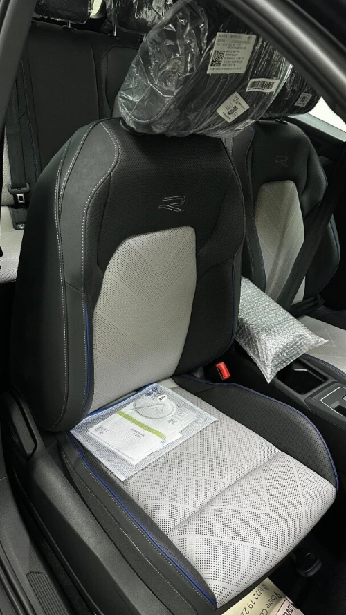 Volkswagen Golf 2026 R line full black