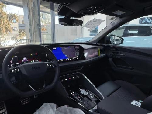Audi Q5 2026 S line full black