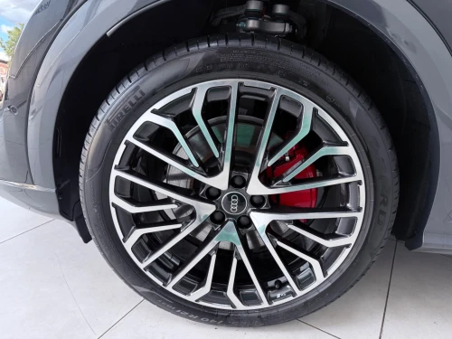 Audi Q5 2026 S line full black