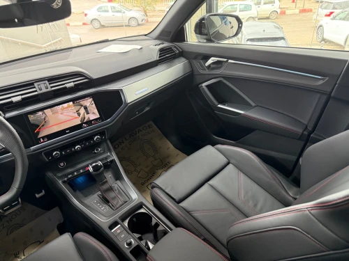 Audi Q3 2026 S line full black