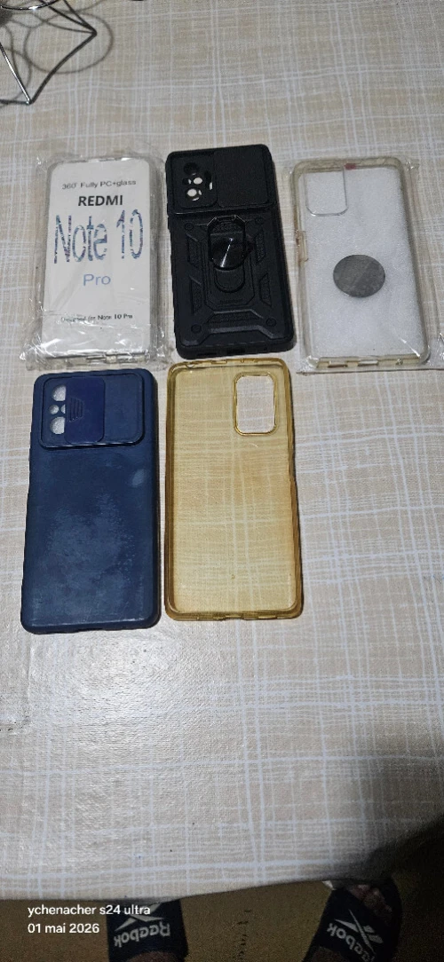 lot de 14 coques + 2 protége ecran.