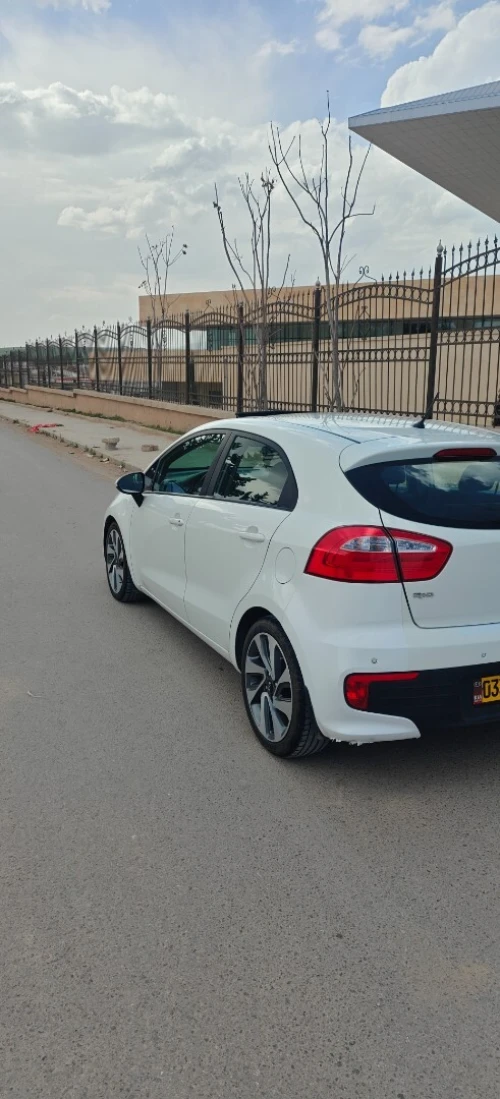 Kia Rio 5 portes 2015 Funny Facelift 