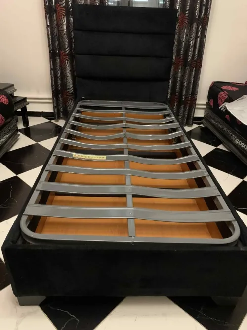 Lit capitonné coffret une place et demi 