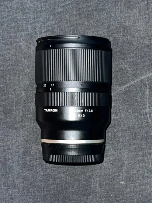 Objectif Tamron 17 28mm f/2.8 Di III RXD  Monture Sony E