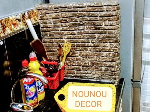 Carrleur+faïence + décoration fausse pierre 