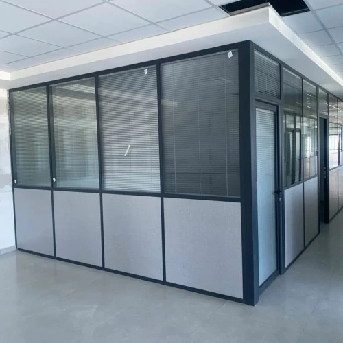 Travaux de cloison amovible mur rideau façade ventilée