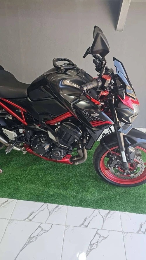Kawasaki Z900 tablette 2021
