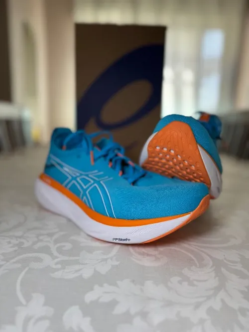 Asics GEL-NIMBUS 25 Original   Pointure : 42.5