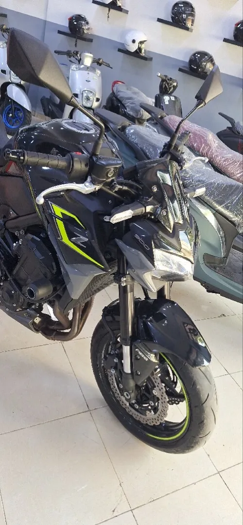 Kawazaki Z900 2025