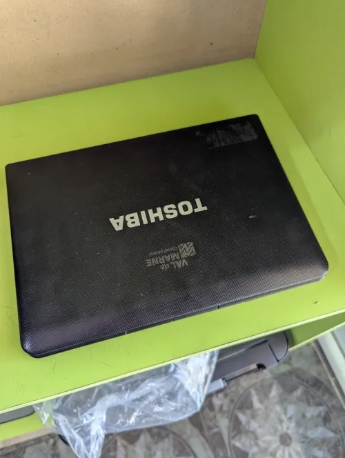 Mini pc portable Toshiba caba avec charger 