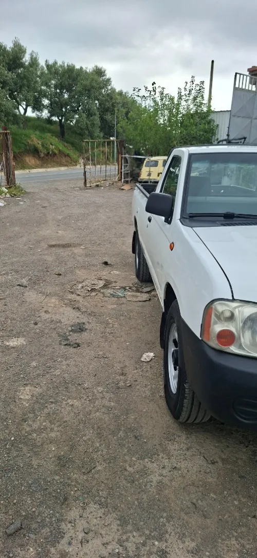 Nissan Pickup 2011 Pickup