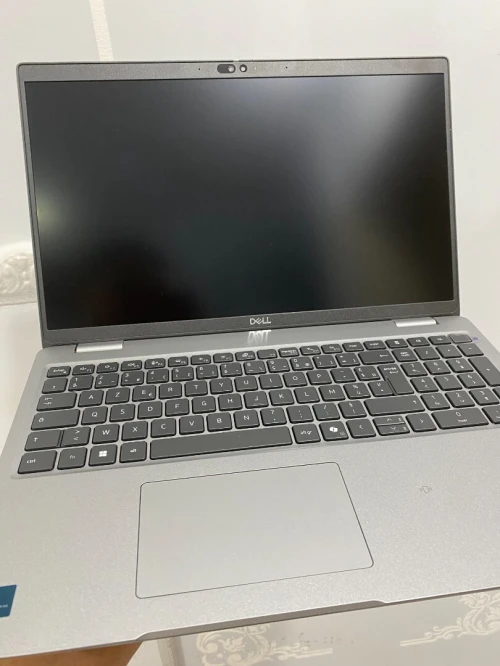 Dell Latitude 3550 i5 1345U 16G 512 SSD 15.6" Full HD