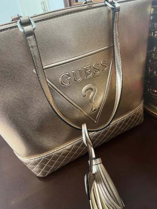 Sac élégant Guess