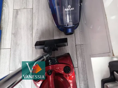 Aspirateur 1600W Marque Raylan Couleur Rouge