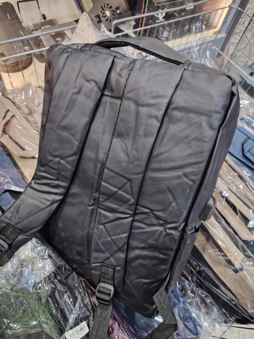 Cartable sac à dos pour les étudiants et les travailleurs couleur noir gris بيع محفظة للطلبة والعمال