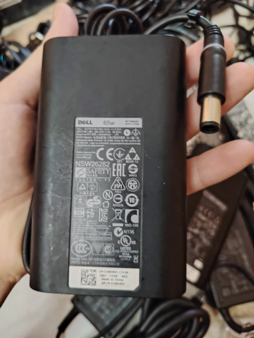 CHARGEUR POUR PC PORTABLE DELL 65W ORIGINAL FICHE ROND 7.4MM 5.0MM GROS DÉTAILS LIVRAISON 69W بيع شارجور أوريجينال دال شاحن أصلي 65واط جملة وتجزئة جميع مودال توصيل متوفر ل69ولاية شارجور أسار شارجورات