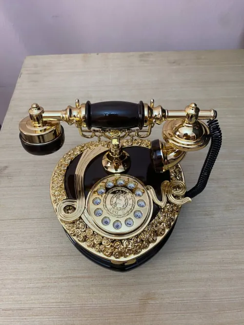 Boîte à musique créative en forme de cœur téléphone vintage décoration pour maison