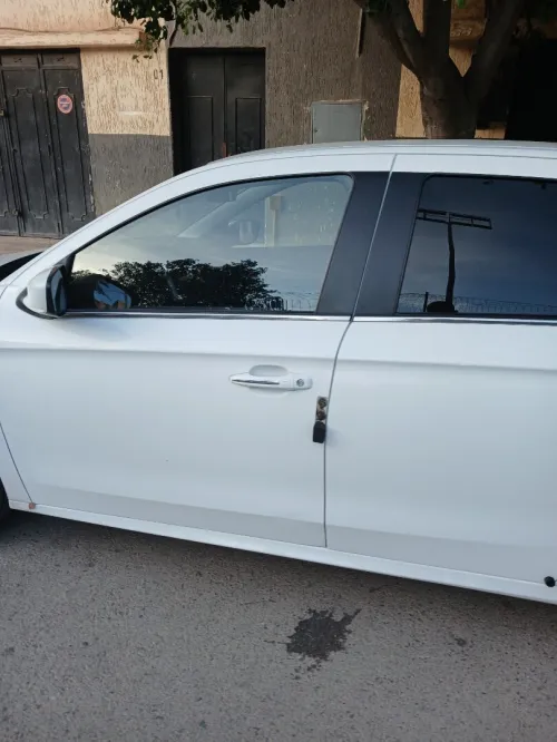 Peugeot 301 2015 pack luxe 