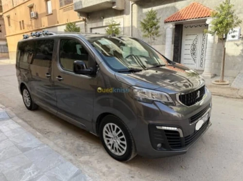 Location des mini bus avec chauffeurur 
