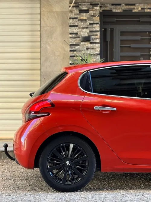 Peugeot 208 2016 Allure Facelift