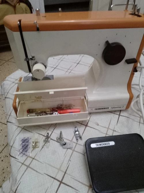 Avendre machine à coudre 
