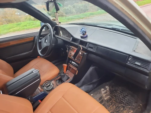 Mercedes 300D 1986 غير محدد