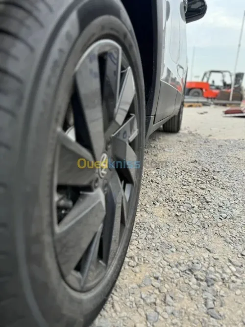 Volkswagen Tahru 2025 Tharu xr
