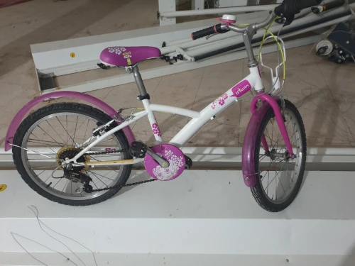 Velo B'TWIN  Original 20 pouce de 6 a 10 ans etat 10/10 venue de france