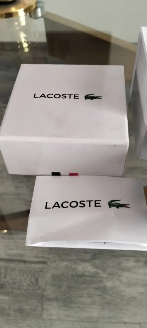 Montre femme Lacoste original jamais porté 
