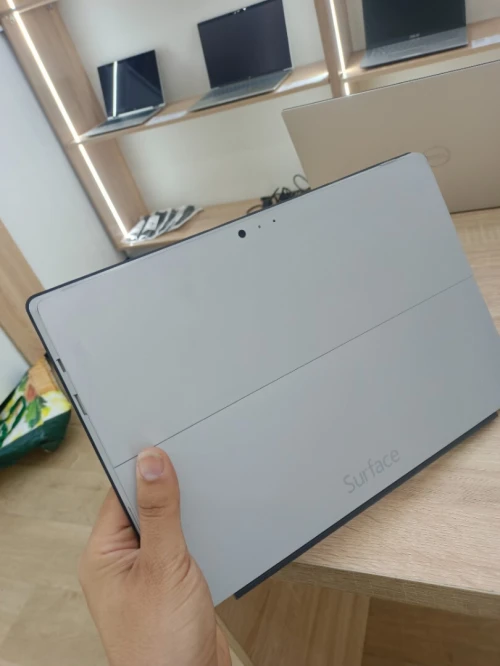 Tablette Microsoft  Surface i3 4/64 Microsoft Surface i3 4/64 état comme neuf