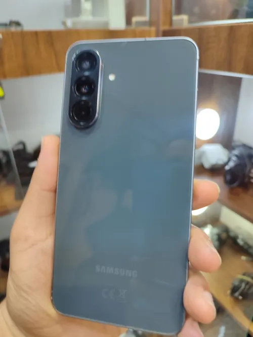 Samsung A56 5g 8/128 2sim très bon état