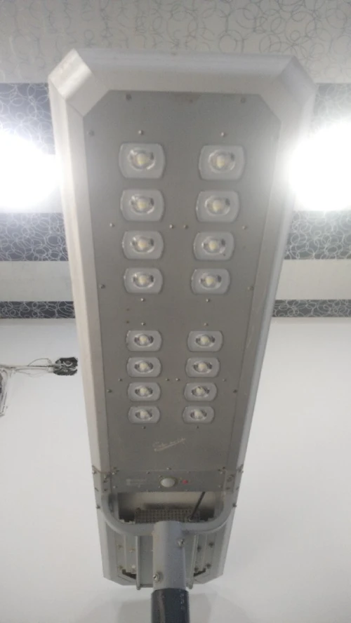 Luminaire solaire all in one
