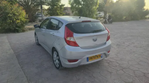 Hyundai Accent RB  4 portes 2018 GL DZ