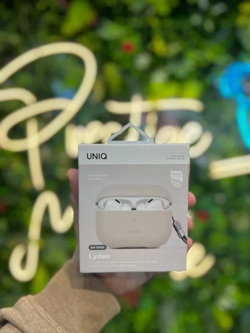 UNIQ AIRPODS CASE