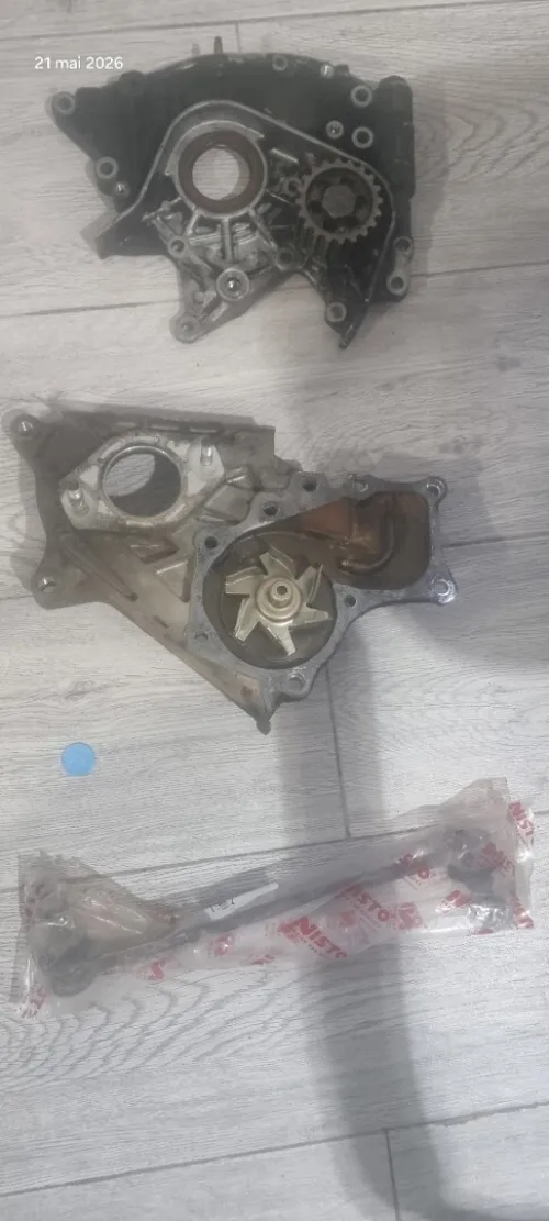 Pompe à eau, pompe à l'huile, bielle de suspension