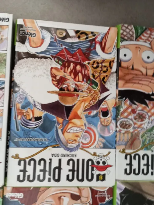 12 mangas à vendre, tome1 de seven deadly sins, tome2 et 3 de fairy tail, et tome2 à 10 de one piece
