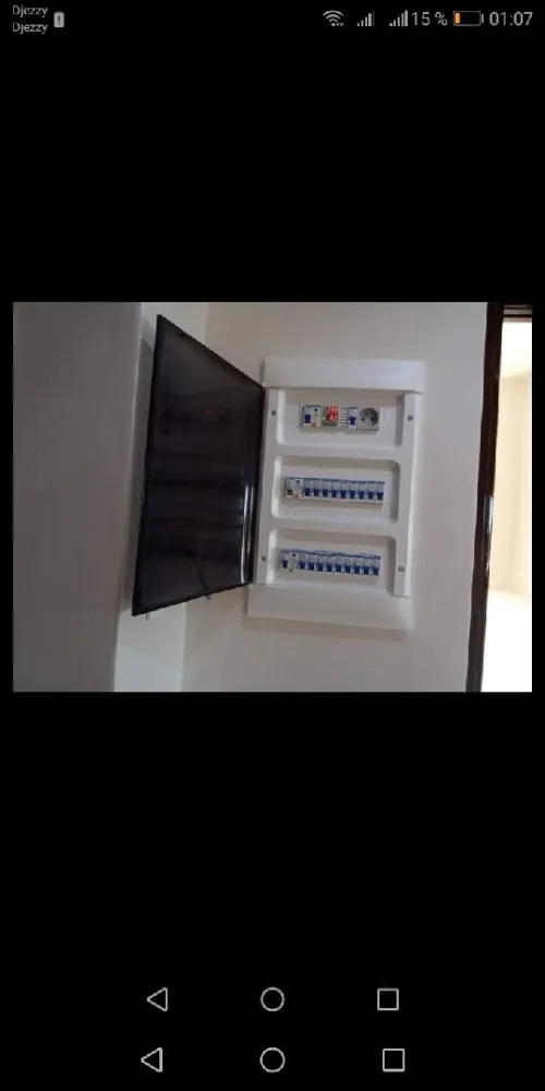 ÉLECTRICIEN 