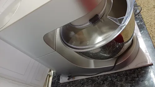 بيع مستعجل  pétrin kenwood 1400w/5l