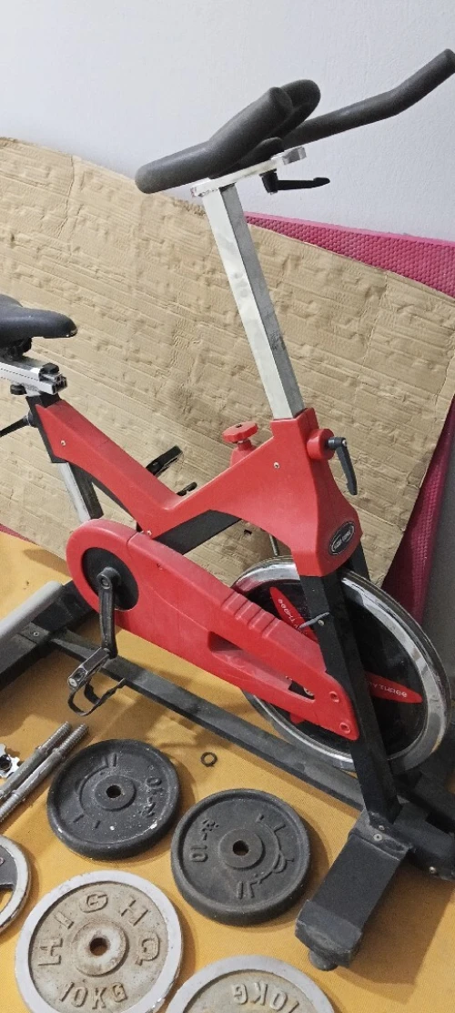 Banc multi fonctions ketler banc incliné vélo body force plus la charge 60kilos