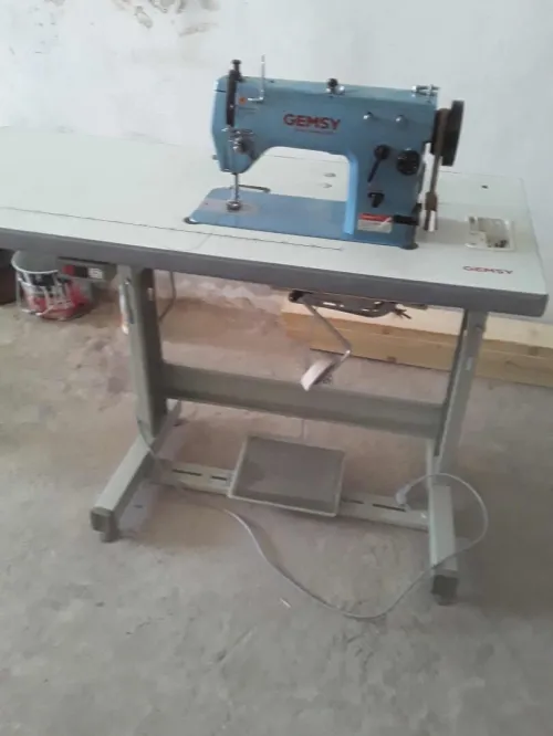 Laser Graveur  et Machine a coudre zigzag  