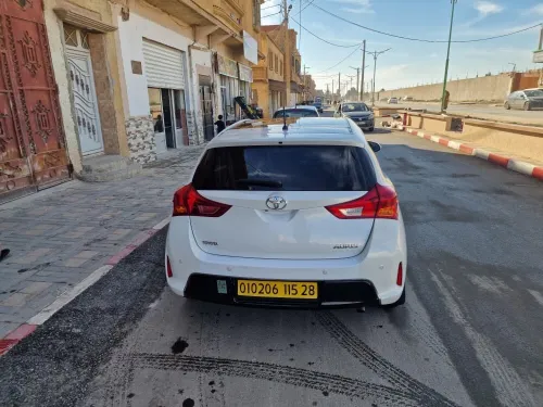 Toyota Auris 2015 Dynamique +