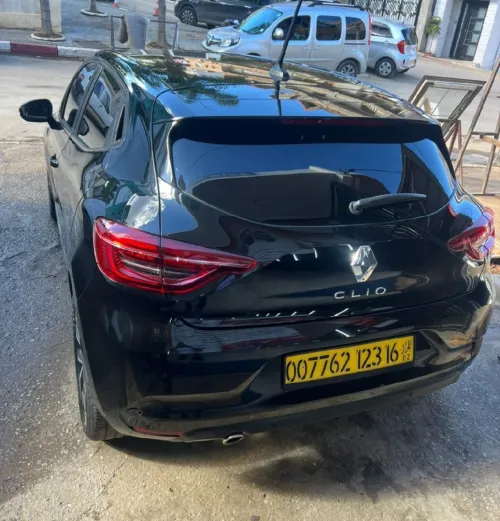 Renault Clio 5  2023 Busines