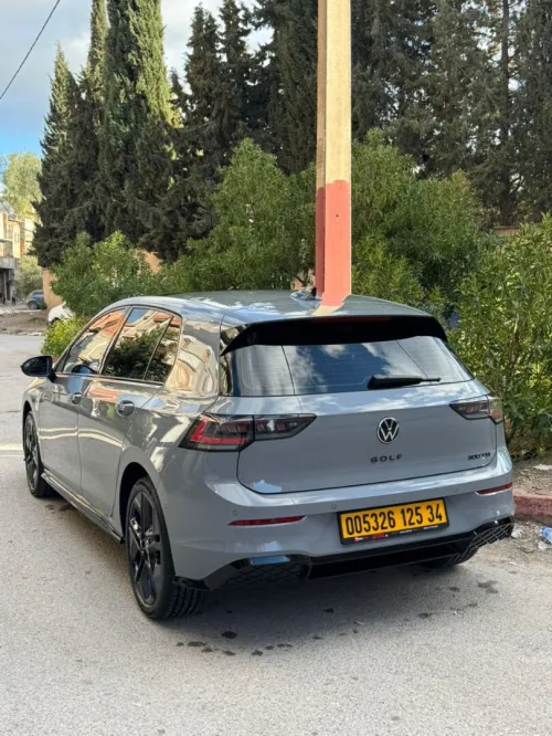 Volkswagen Golf 8 2025 R Black Edition 