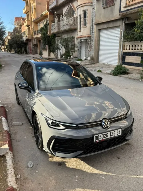 Volkswagen Golf 8 2025 R Black Edition 
