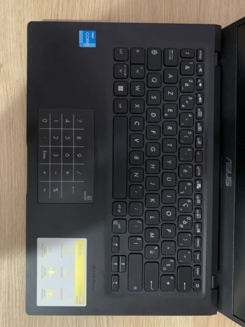 ASUS VivoBook 14
