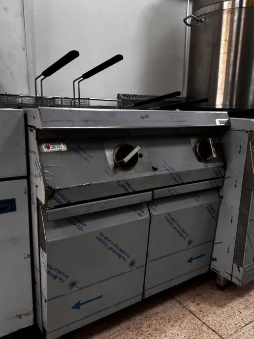 Friteuse électrique série 900 4 bacs avec vidange