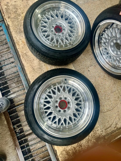 pneu bridgestone par 16 et Jante BBS