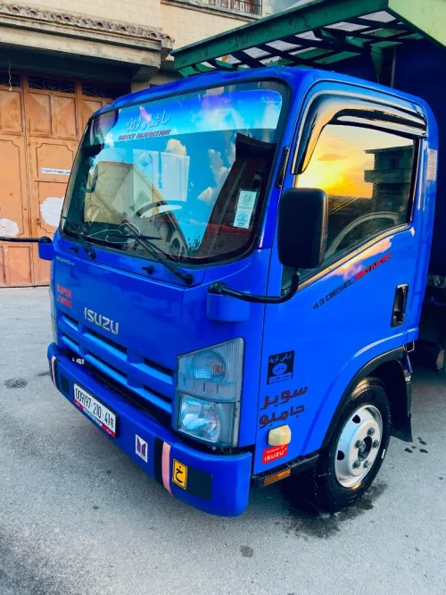 Izuzi Izuzi 