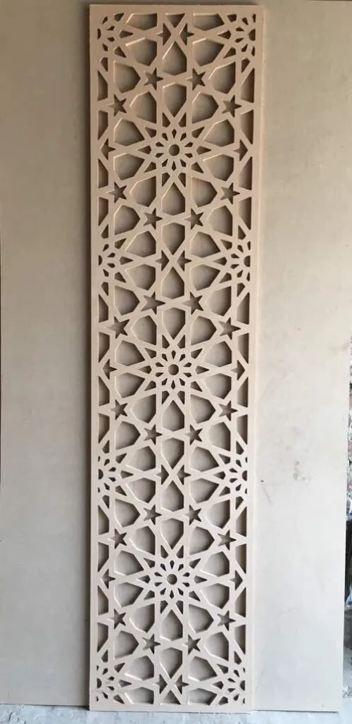 نحت وتقطيع جميع انواع الخشب