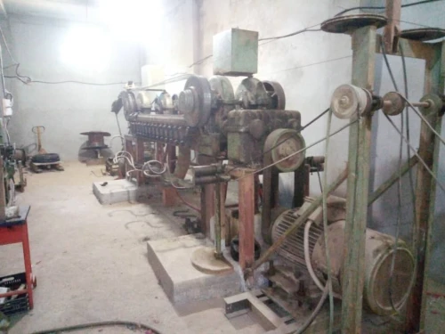 Machine laine d'acier